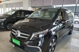 奔驰V级 2022款 V 260 L 长轴距尊贵版