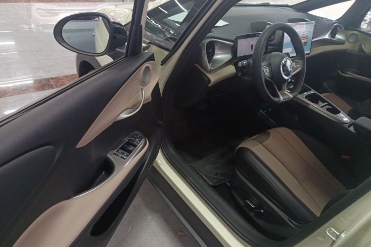 比亚迪 海豚 2025款 420km 时尚版中控内饰7003