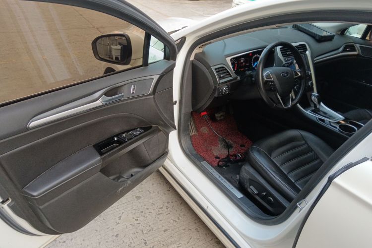 福特 蒙迪欧 2013款 1.5L GTDi180时尚型中控内饰7003