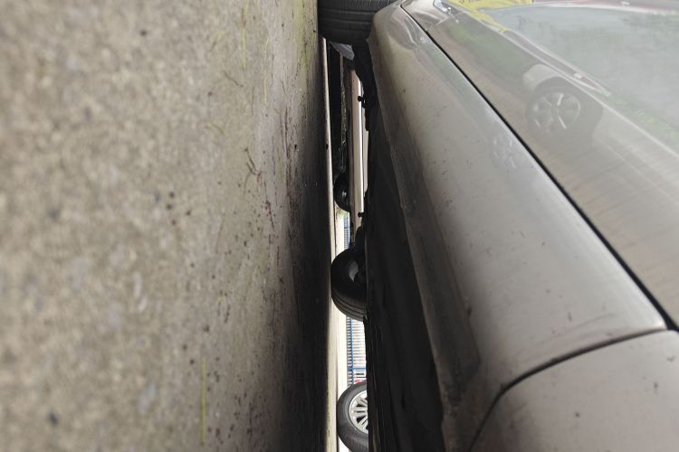 福特 福克斯 2013款 两厢经典 1.8L 自动基本型机舱底盘29