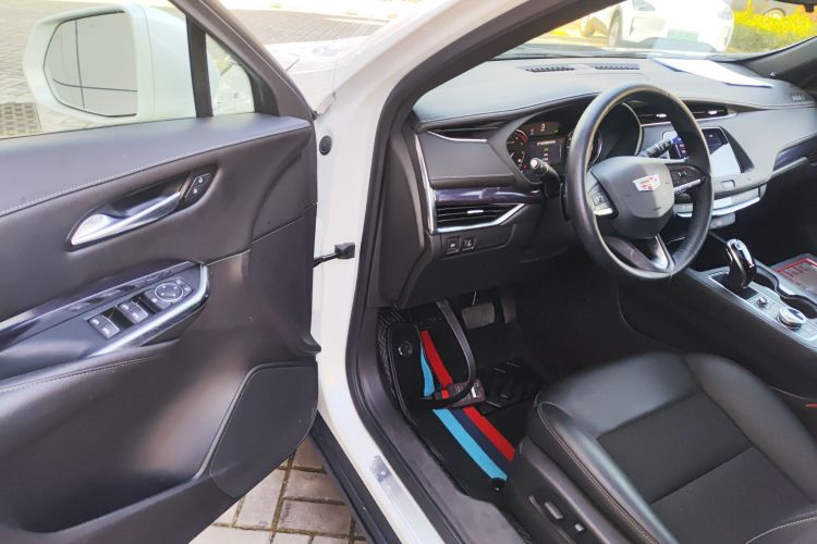 凯迪拉克XT4 2021款 28T 两驱技术型中控内饰7003