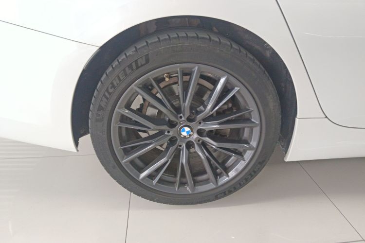 宝马3系 2022款 325Li M运动曜夜套装车身外观6008