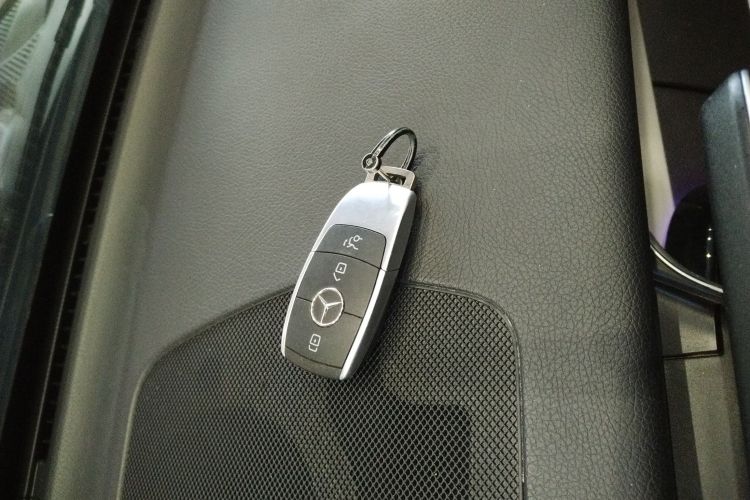 奔驰C级 2020款 改款 C 260 运动版中控内饰11