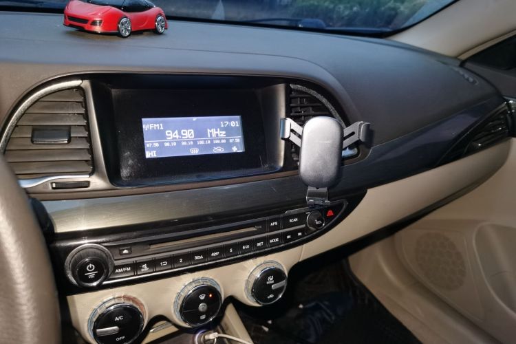 广汽传祺 传祺GA6 2015款 1.8T DCT舒适型中控内饰16