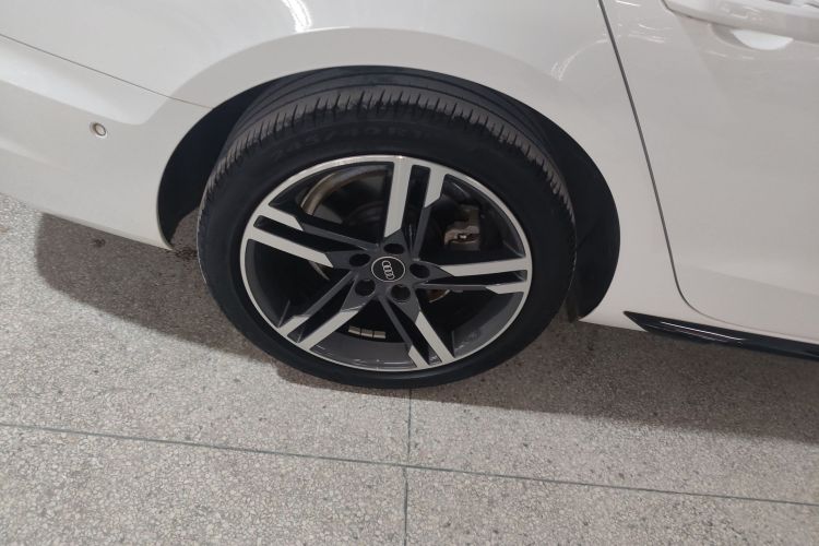 奥迪A4L 2022款 40 TFSI 豪华动感型车身外观6008