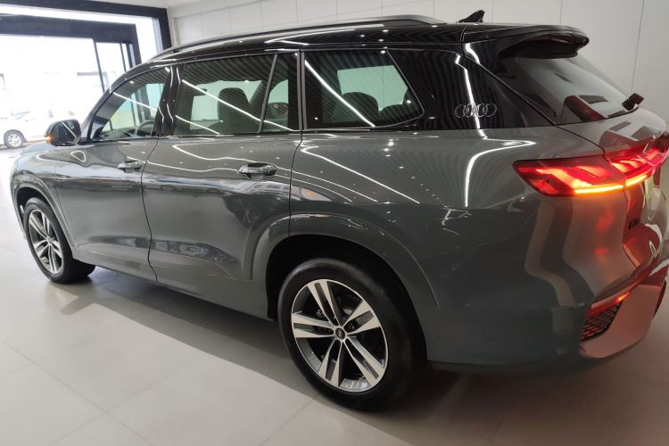 奥迪Q6 2023款 45 TFSI quattro 齐云型 飞骑套装车身外观4