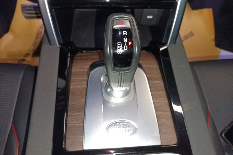 路虎 发现运动版 2020款 249PS R-Dynamic 性能版局部细节18