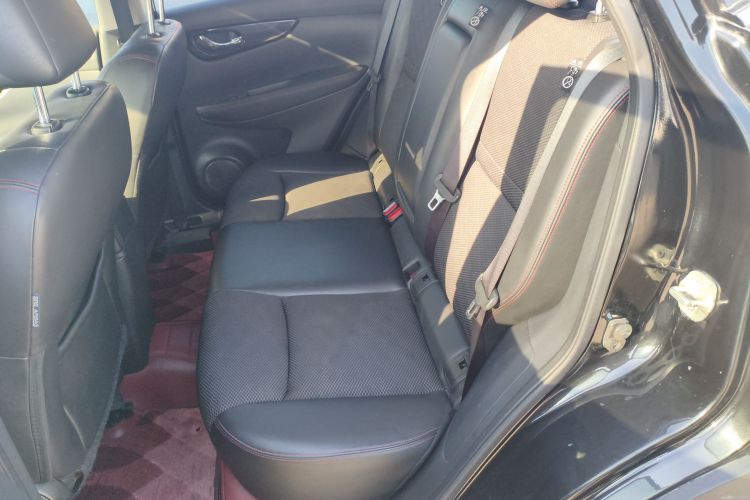 日产 逍客 2017款 2.0L CVT豪华版 国V中控内饰7004