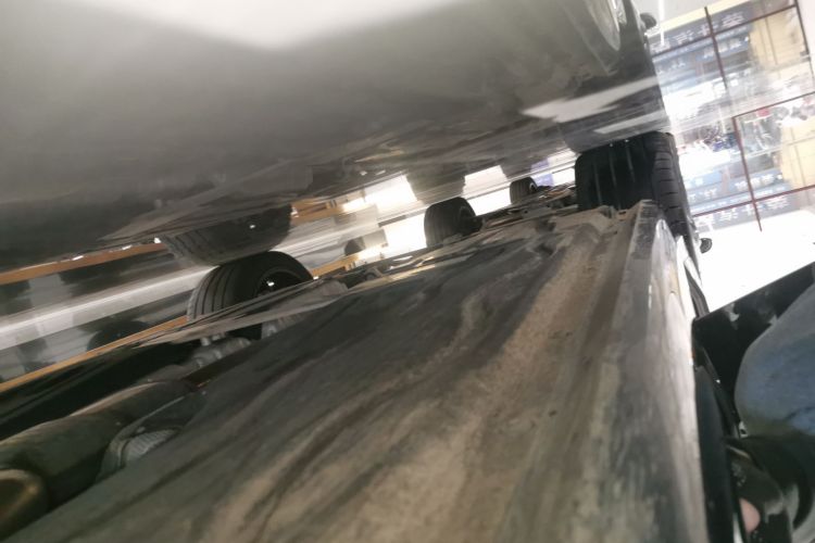 宝马7系 2023款 735Li M运动套装局部细节9001