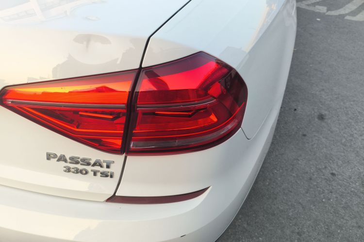 大众 帕萨特 2016款 330TSI DSG尊荣版车身外观9