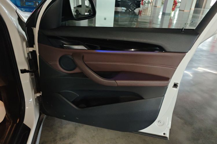 宝马X1 2020款 sDrive20Li 时尚型中控内饰7001