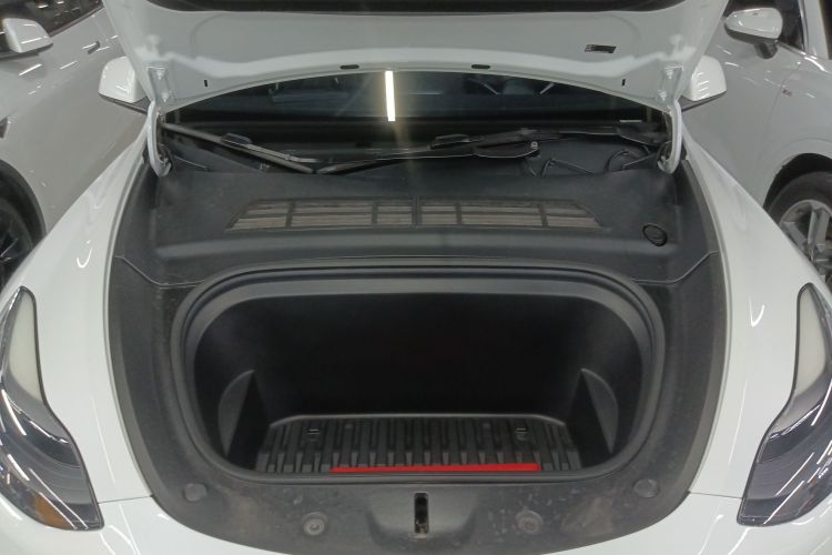 特斯拉 Model Y 2021款 标准续航后驱版局部细节24