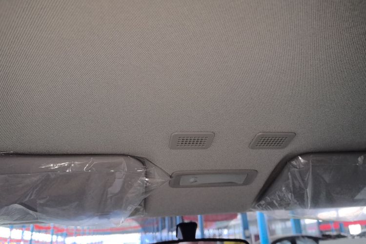 吉利银河 2025款 210km 熊猫骑士中控内饰22