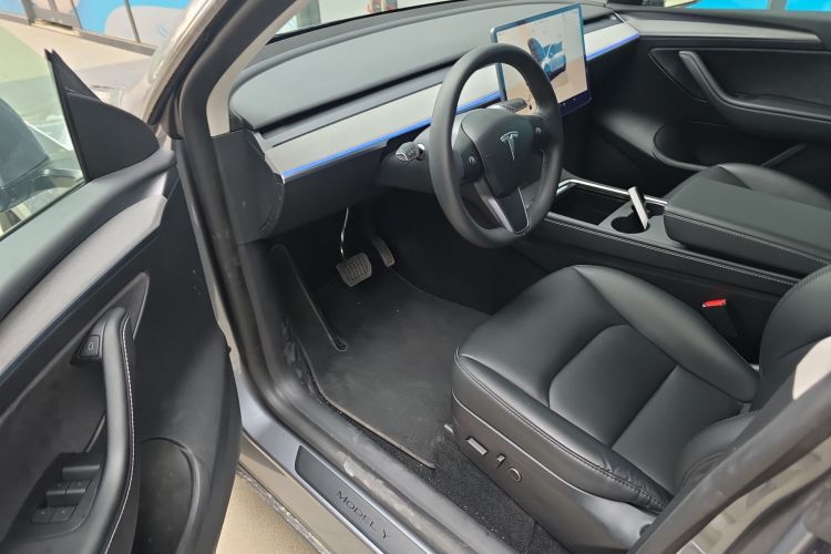 特斯拉 Model Y 2024款 长续航全轮驱动版中控内饰20