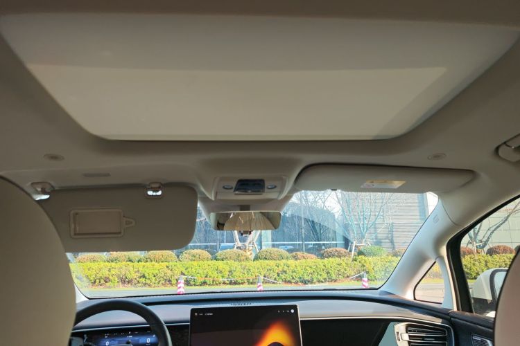 腾势D9 2024款 DM-i 970 豪华型中控内饰22