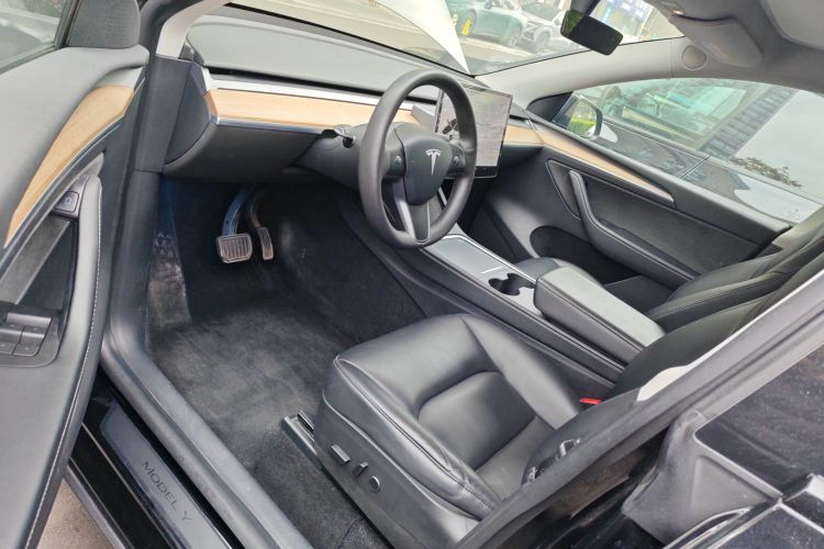 特斯拉 Model Y 2021款 标准续航后驱版中控内饰20