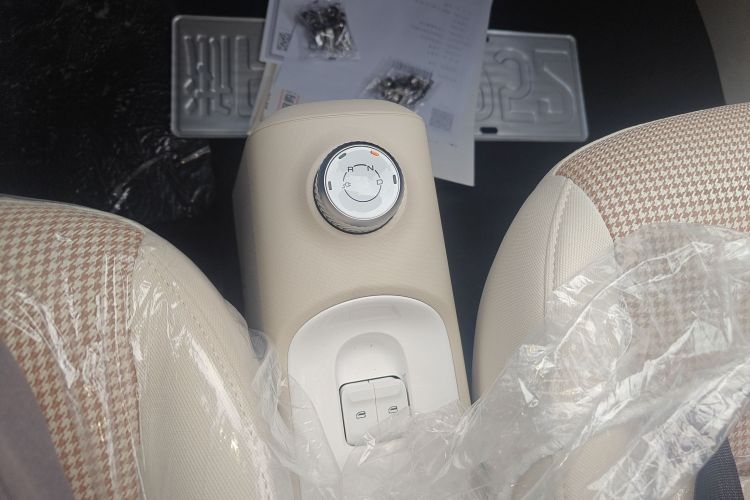 五菱汽车 宏光MINIEV 2024款 第三代 215km 青春版中控内饰18