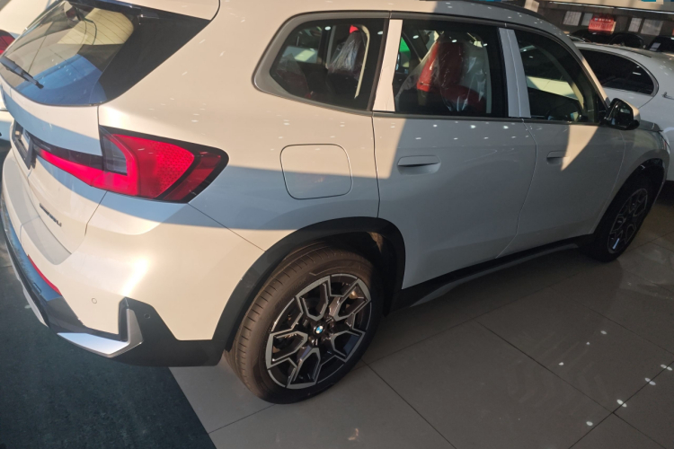 宝马X1 2025款 sDrive25Li X设计套装车身外观7