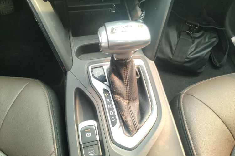 广汽传祺 传祺GS4 2016款 235T G-DCT豪华版中控内饰18