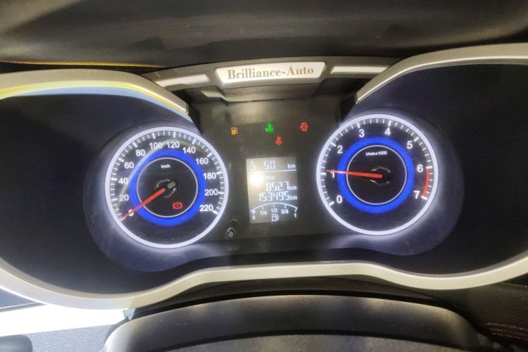 中华V3 2016款 1.5L 手动基本型中控内饰14