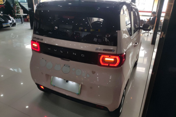 五菱汽车 宏光MINIEV 2021款 马卡龙夹心款 120km 三元锂车身外观6006