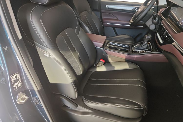 广汽传祺 传祺M6 2021款 270T DCT尊荣版（七座）局部细节41