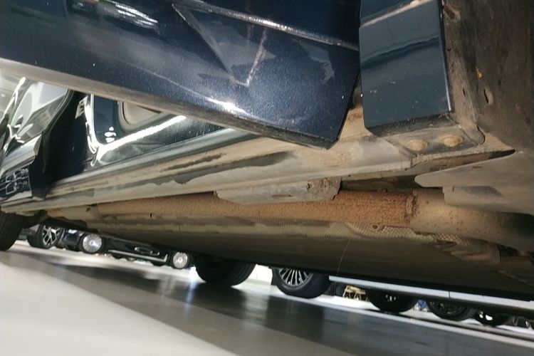 腾势D9 2022款 DM-i 970 四驱尊荣型局部细节9001