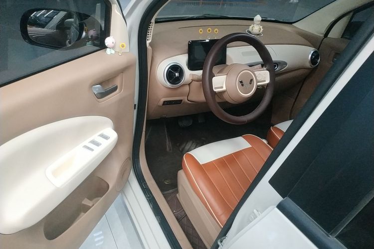 五菱汽车 宏光MINIEV 2025款 四门版 进阶款中控内饰7003