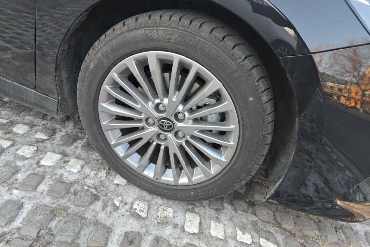 丰田 凯美瑞 2024款  双擎 2.0HG 尊贵版车身外观10