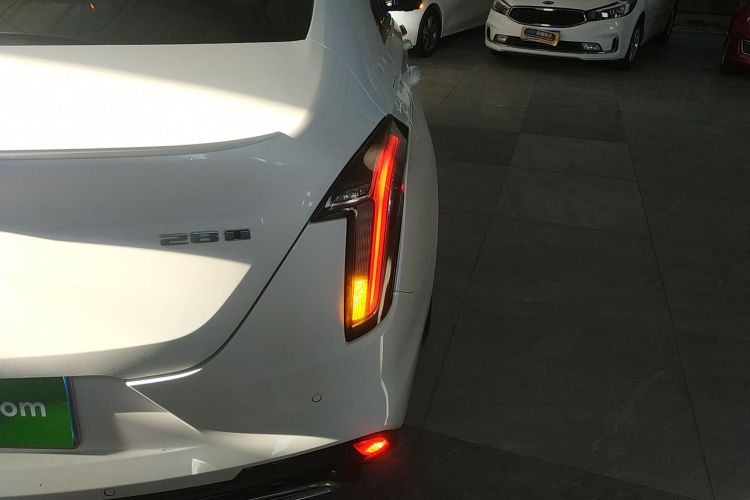 凯迪拉克CT4 2020款 28T 时尚型车身外观9