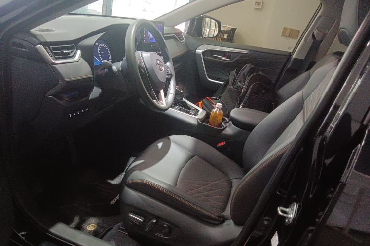 丰田 RAV4荣放 2024款 2.0L CVT两驱风尚Plus版局部细节19