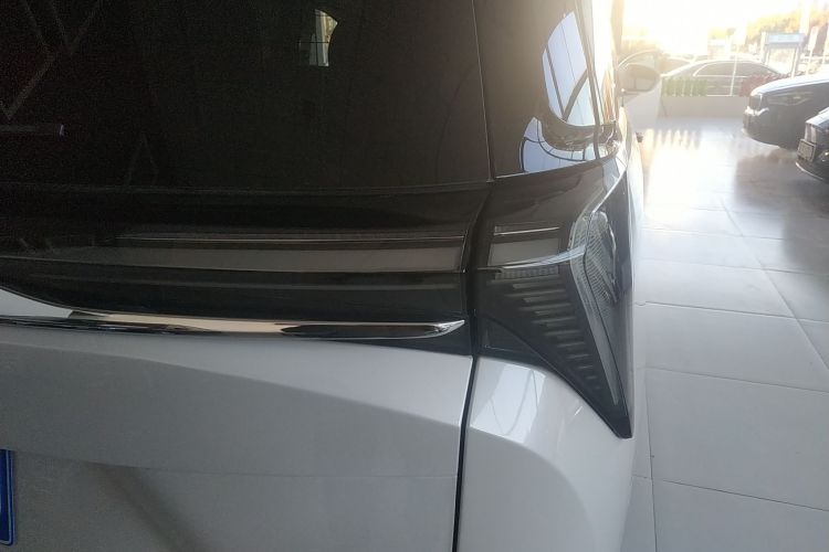 别克GL8 2026款 陆尊 尊享版车身外观6001