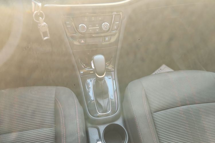 别克 昂科拉 2017款 18T 自动两驱都市领先型中控内饰18