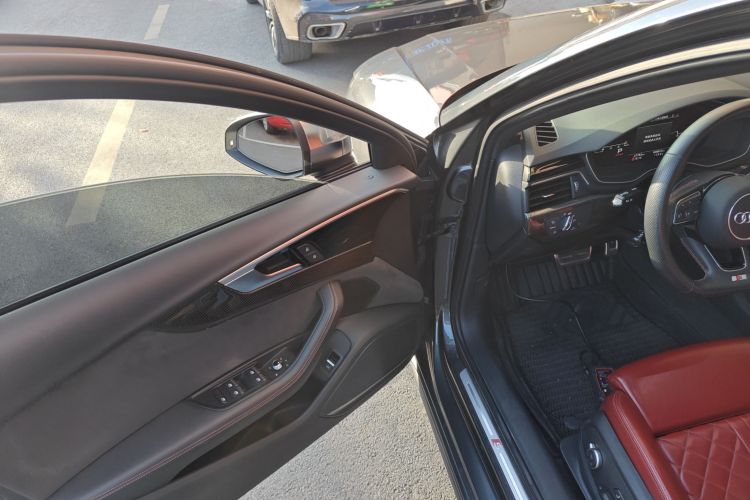 奥迪S4 2023款 S4 Avant 3.0TFSI中控内饰7003