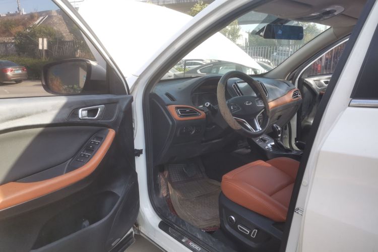 奇瑞 瑞虎7 2016款 2.0L CVT耀臻版中控内饰20