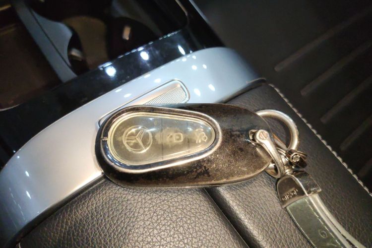 奔驰C级 2022款 C 200 L 运动版中控内饰7001