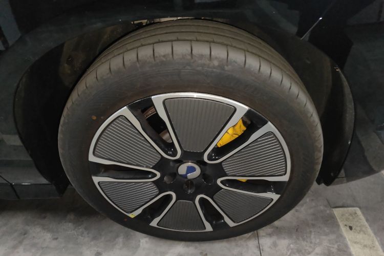 腾势N8L 2025款 旗舰型车身外观10