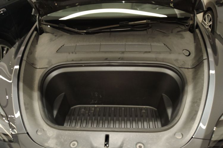 特斯拉 Model Y 2022款 改款 后轮驱动版机舱底盘24