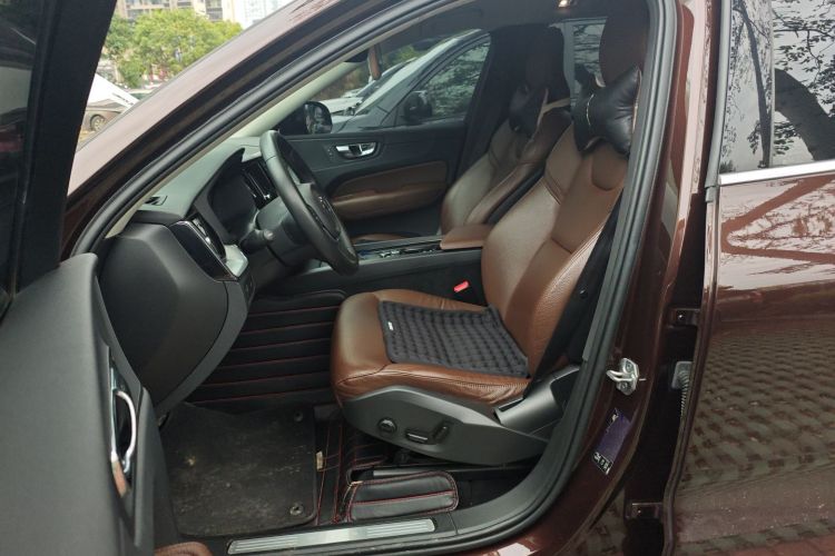 沃尔沃XC60 2019款 T5 四驱智远版 国V中控内饰19