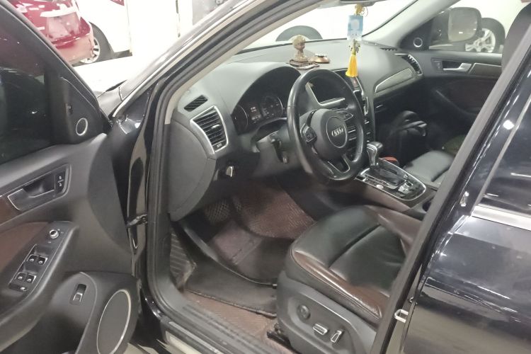 奥迪Q5 2017款 40 TFSI 舒适型中控内饰7003