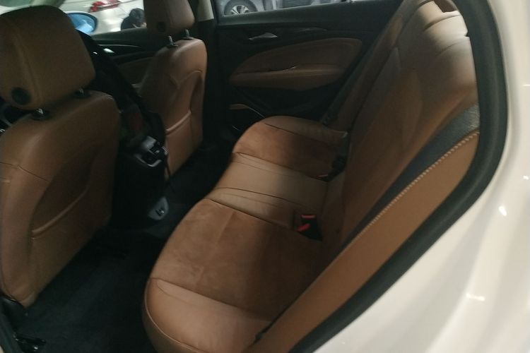 别克 君威 2017款 20T 精英型中控内饰7004