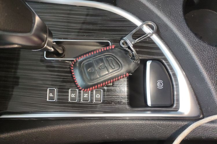 东风风神AX7 2016款 2.0L 自动智逸型中控内饰11