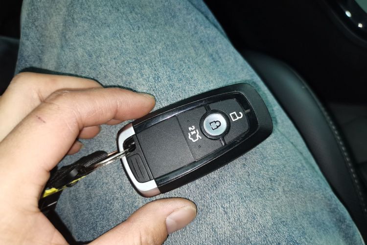 福特 福睿斯 2021款 1.5L 自动钻石版中控内饰7001