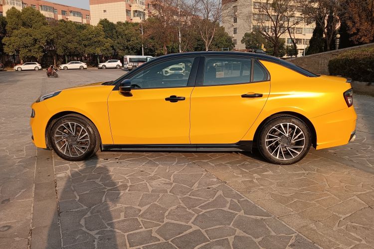 领克03 2021款 1.5TD DCT劲Plus车身外观4