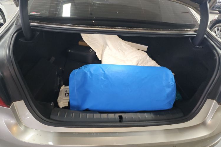 宝马5系新能源 2020款 530Le 豪华套装机舱底盘23