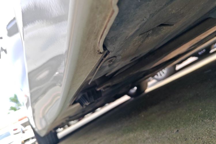 宝马1系 2021款 120i M运动曜夜版机舱底盘30