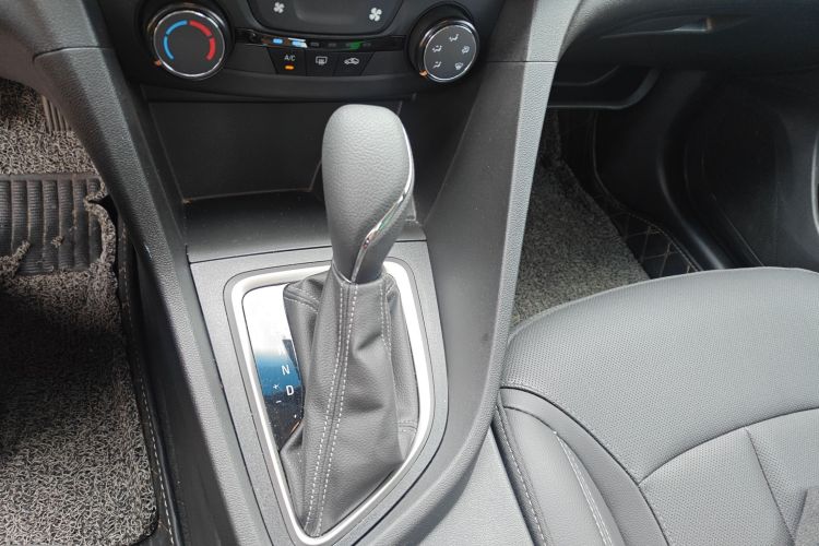 别克 英朗 2021款 改款 典范 1.5L 自动精英型局部细节18