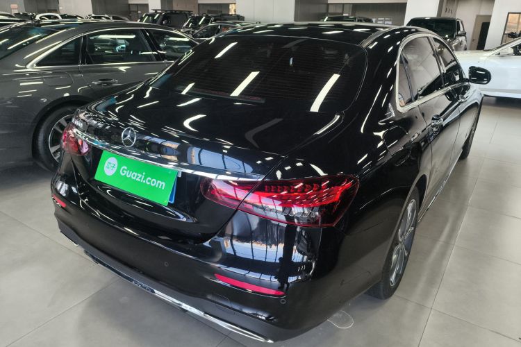 奔驰E级 2021款 E 300 L 运动时尚型车身外观7