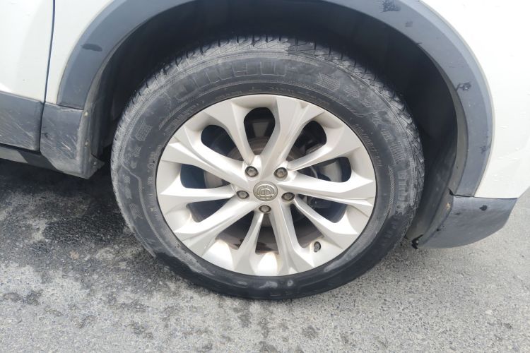 中华V3 2020款 1.6L 手动舒适星空版车身外观10