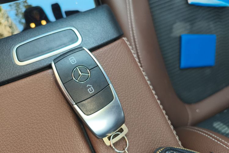 奔驰A级(进口) 2021款 A 200 时尚型中控内饰11